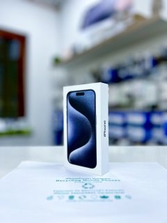 Aktiválatlan Apple iPhone 15 Pro 128GB kártyafüggetlen mobiltelefon kék titán 