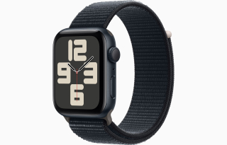 Apple Watch SE 44mm éjfekete alumíniumtok, sportpánt