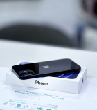 Használt Apple iPhone 12 64GB kártyafüggetlen mobiltelefon fekete színben Number:004