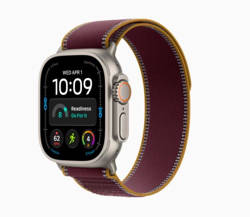 Apple Watch Ultra 4 GPS + Cellular, 49 mm-es natúr titántok, burgundi terep pánt