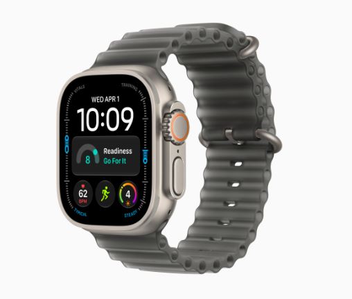 Apple Watch Ultra 4 GPS + Cellular, 49 mm-es natúr titántok, áttetsző fekete óceán szíj