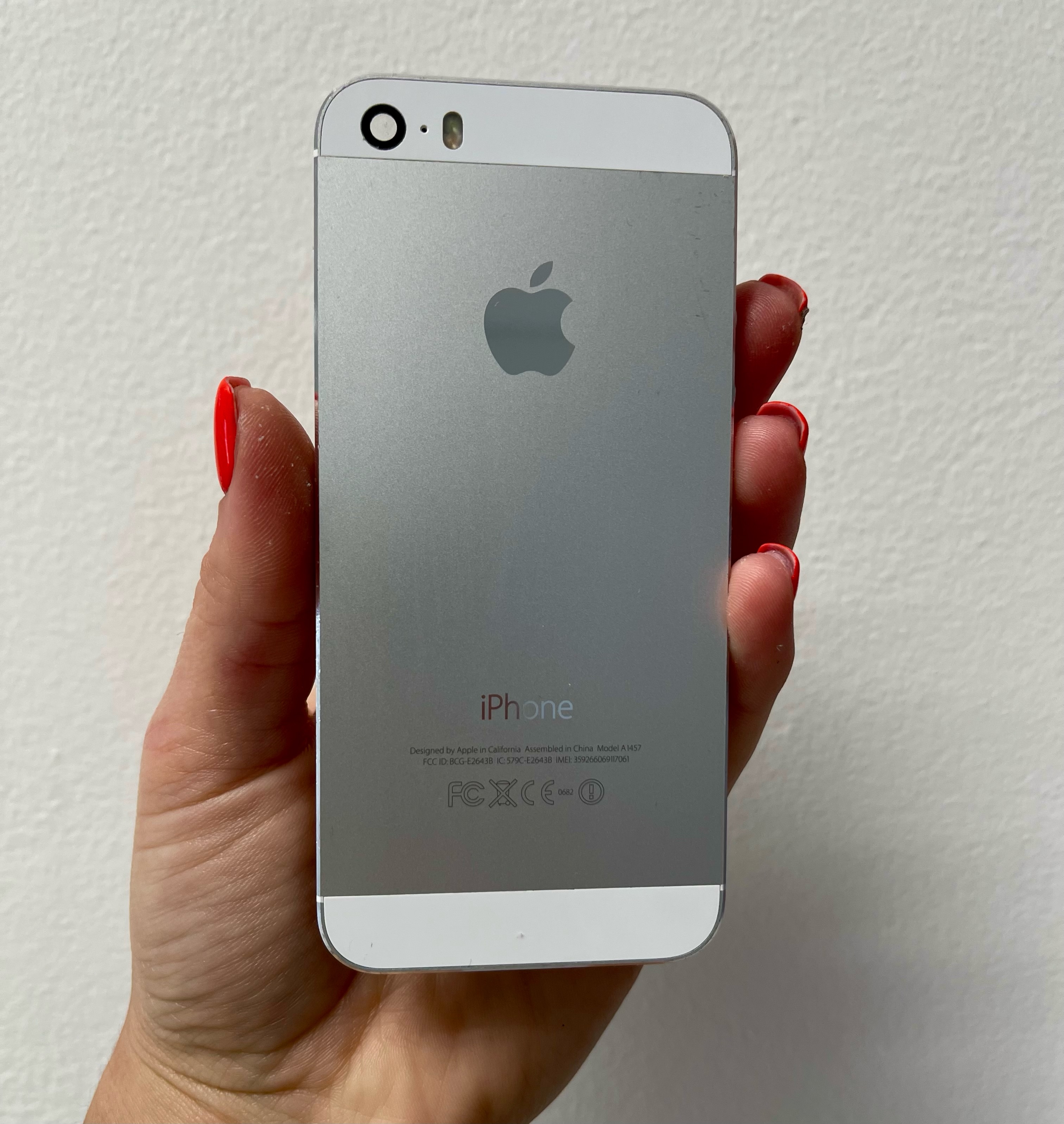iPhone 5S bontott ház ezüst színben